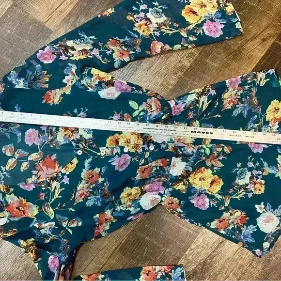 Show Me Your MuMu Red Rocks Bell Sleeve Romper Size M Perfect for Summer - Picture 7 of 9